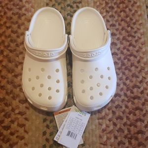 New white classic crocs womens 9, mens 7